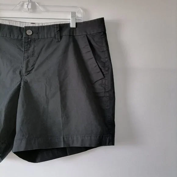 Old Navy Womens Black High Rise Flat Front Regular Fit Chino Shorts Size 16 - Picture 2 of 6